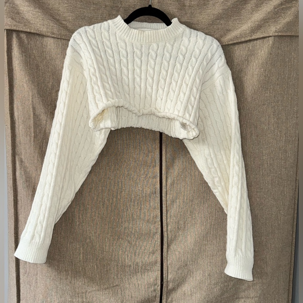 Super Cropped White Cable Knit Sweater, Tic Toc size S